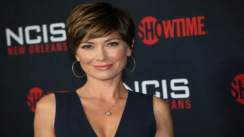 Zoe McLellan Net Worth and Career